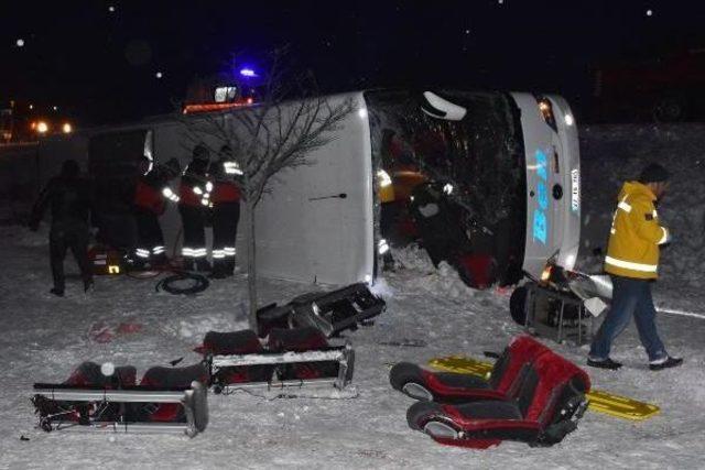 Konya’Da Yolcu Otobüsü Şarampole Devrildi: 1 Ölü, 46 Yaralı