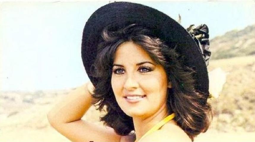 Sevda Karaca Ve Cengiz &Ouml;zkan&rsquo;A &lsquo;Yaşayan Değerlerimiz&rsquo; &Ouml;d&uuml;l&uuml;