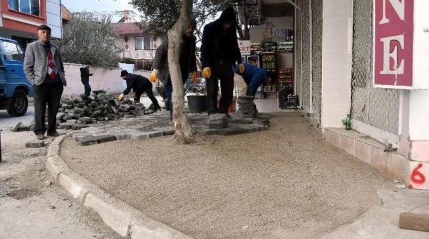 G&uuml;neş Mahallesi&rsquo;nde Kaldırımlar D&uuml;zenleniyor