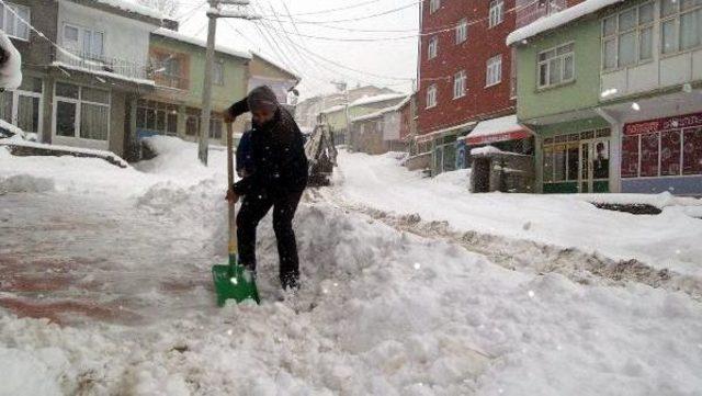 Beytüşşebap'ta Tüm Köy Yolları Kardan Kapandı