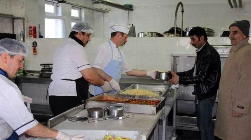 Ke&ccedil;i&ouml;ren Belediyesinden 35 Bin Kişiye Yardım Eli