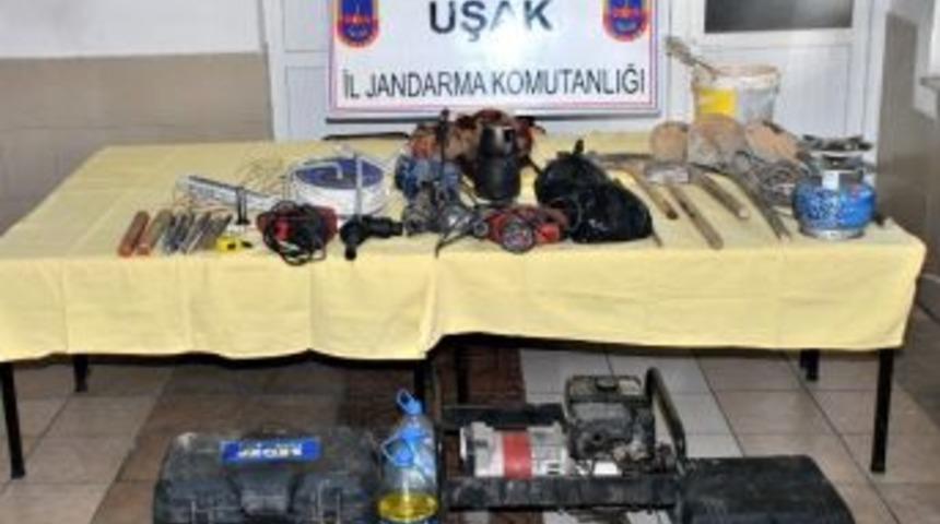 Uşak&rsquo;ta Define Avcısı Su&ccedil;&uuml;st&uuml; Yakalandı