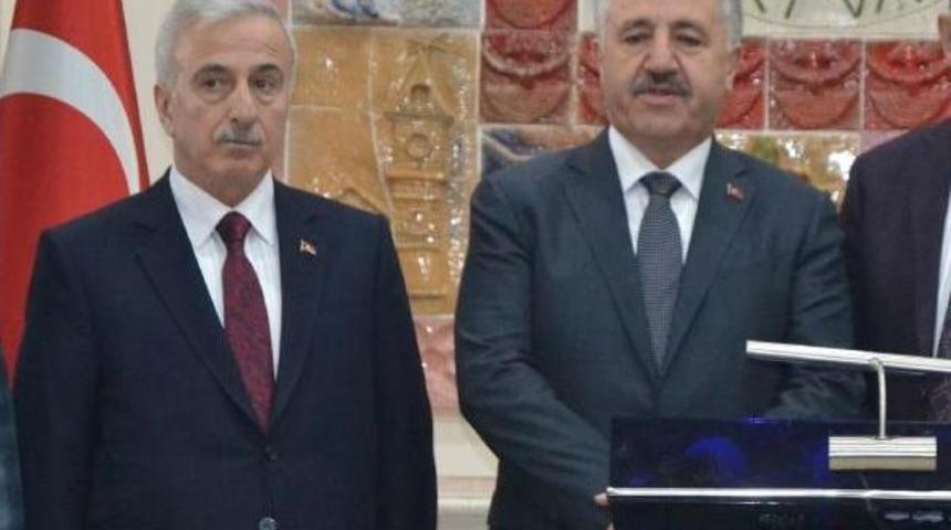 Bakanı Arslan: Dedeler, Yatırımlarımızı Torunlarından &Ouml;nce G&ouml;r&uuml;yor