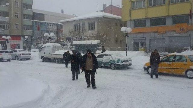 Tatvan’da Hayat Durma Noktasına Geldi