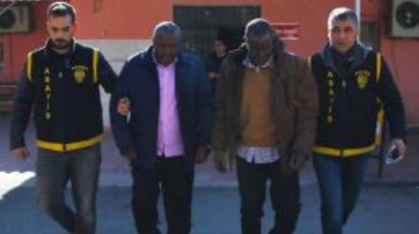 Adana&rsquo;da Sol&uuml;syonla Para Temizleme Dolandırıcılığı