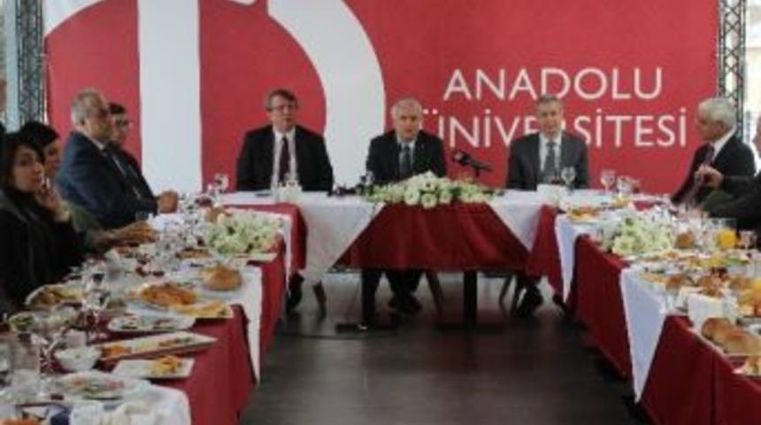 Rektör Gündoğan Basın Mensuplarıyla Buluştu