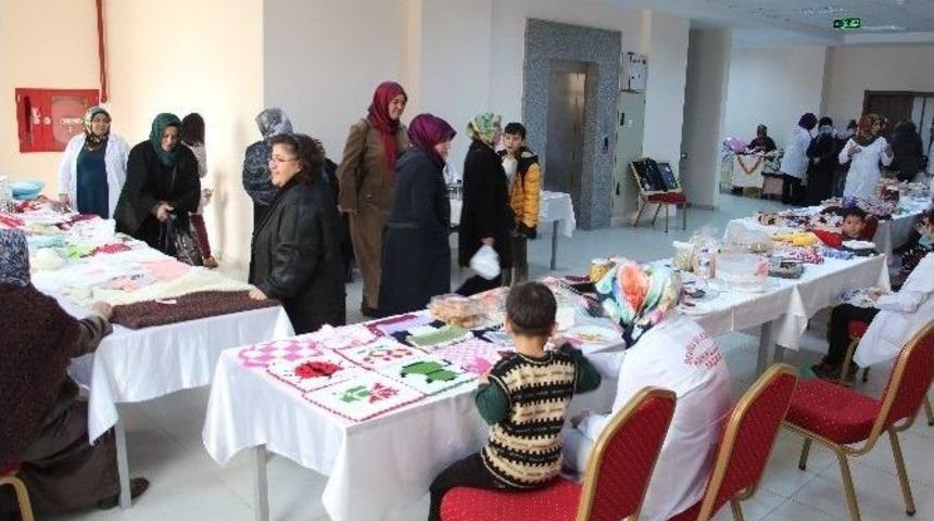 Hanımeller Pazarı Faaliyetlerine Devam Ediyor