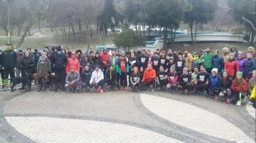 Ma&ccedil;ka Parkı İ&ccedil;in Kar Altında Koştular