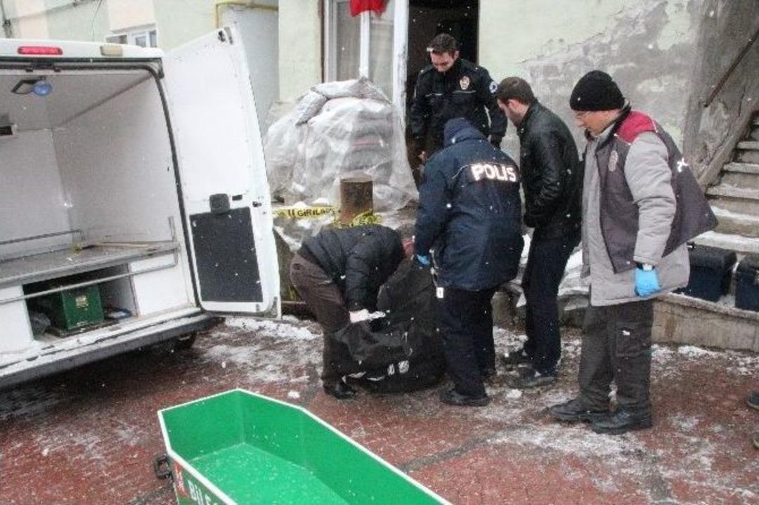 Torbanın Tutma Yeri Kopunca Ceset Yere D&uuml;şt&uuml;