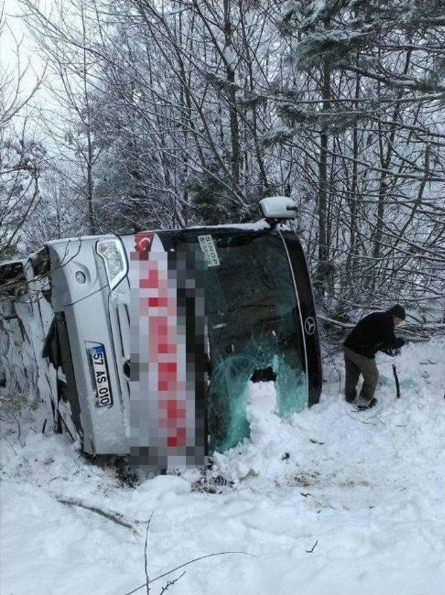 Sinop’ta Otobüs Kazası: 1 Yaralı