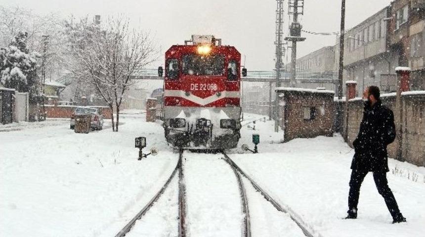 Batman&rsquo;da 565 K&ouml;y Ve Mezra Yolu Ulaşıma Kapandı