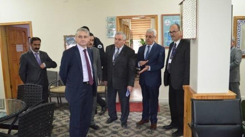 Kaymakam G&uuml;ven&rsquo;den Halk Eğitim Merkezi&rsquo;ne Ziyaret
