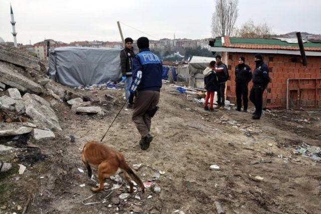 Uyuşturucuları Sobada Yakmaya Çalıştılar