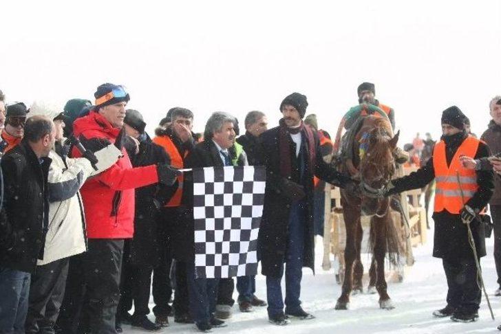 Uludağ’da Kızaklı At Yarışları Nefes Kesti, Snowboard Yarışları İlgiyle İzlendi G4