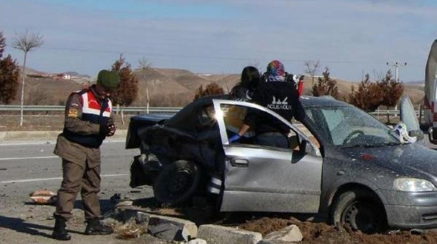 &Ccedil;orum'da Trafik Kazası :1 &Ouml;l&uuml;, 6 Yaralı