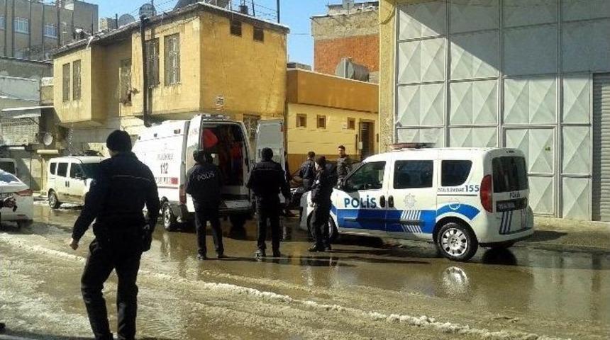 Otomobil İ&ccedil;erisinde Vurulan Kişi Ağır Yaralandı