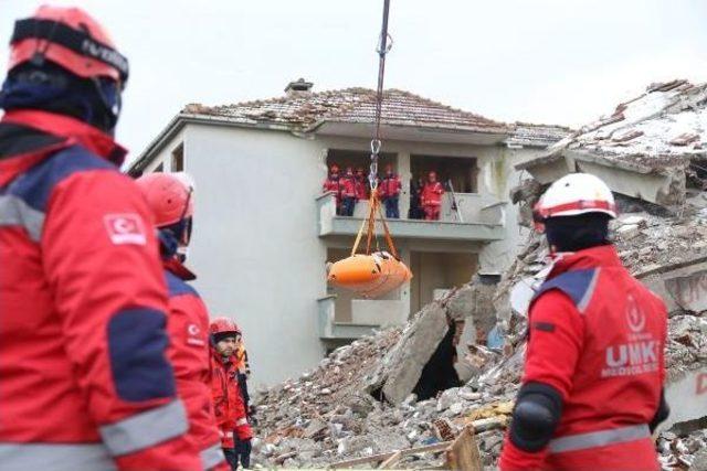 Sağlık Bakanı Akdağ: Bize Istikrarlı Bir Yönetim Gerekiyor (3)