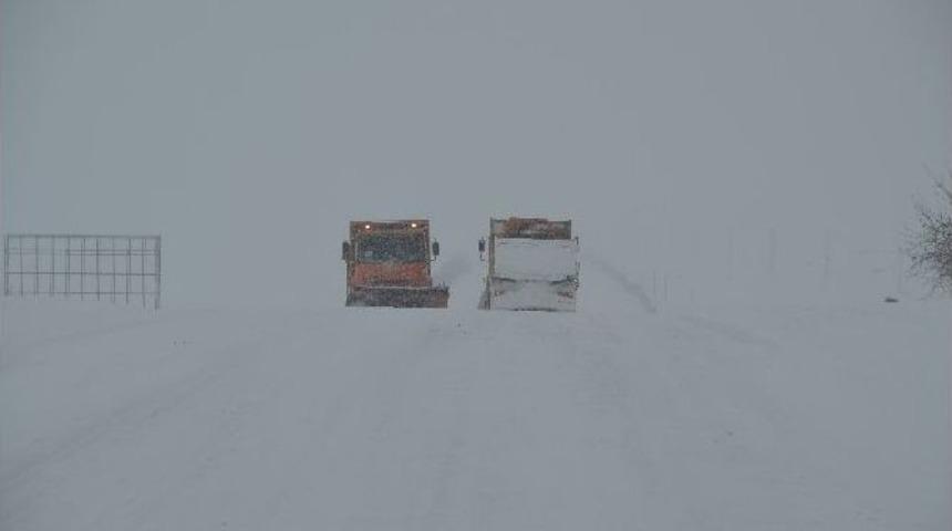 Pamuk Ge&ccedil;idinde Kar Yağışı Ve Tipi