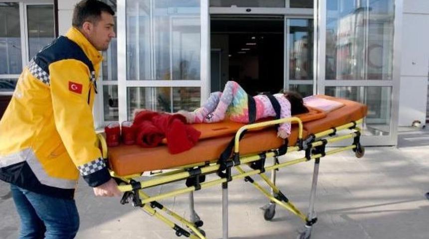 Babasının Cenazesine Giden Polis Kaza Yaptı: 4 Yaralı