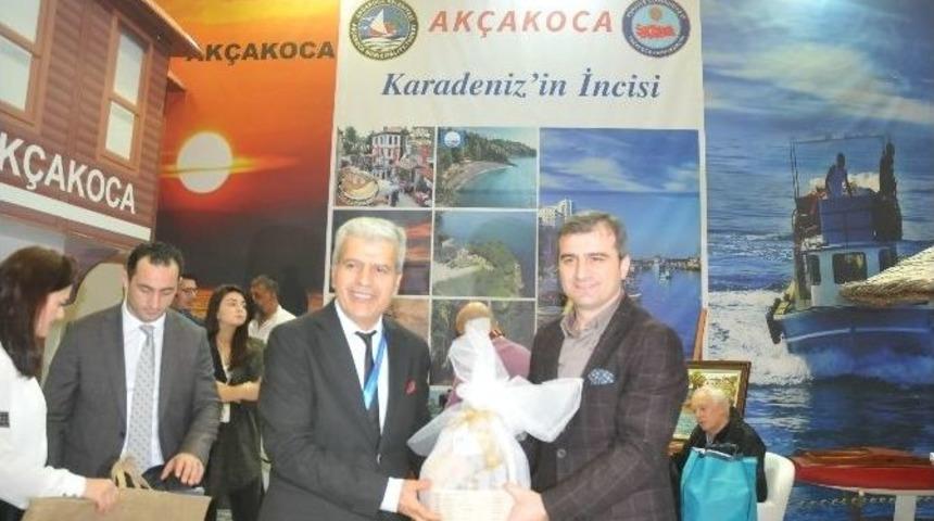 Turizm Yazarları Ve Tur Acentelerinden Ak&ccedil;akoca Standına B&uuml;y&uuml;k İlgi