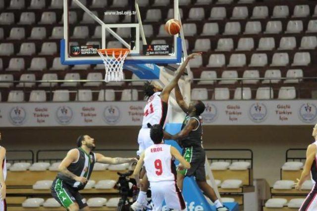 Gaziantep Basketbol-Yeşil Giresun Belediyespor: 78-71