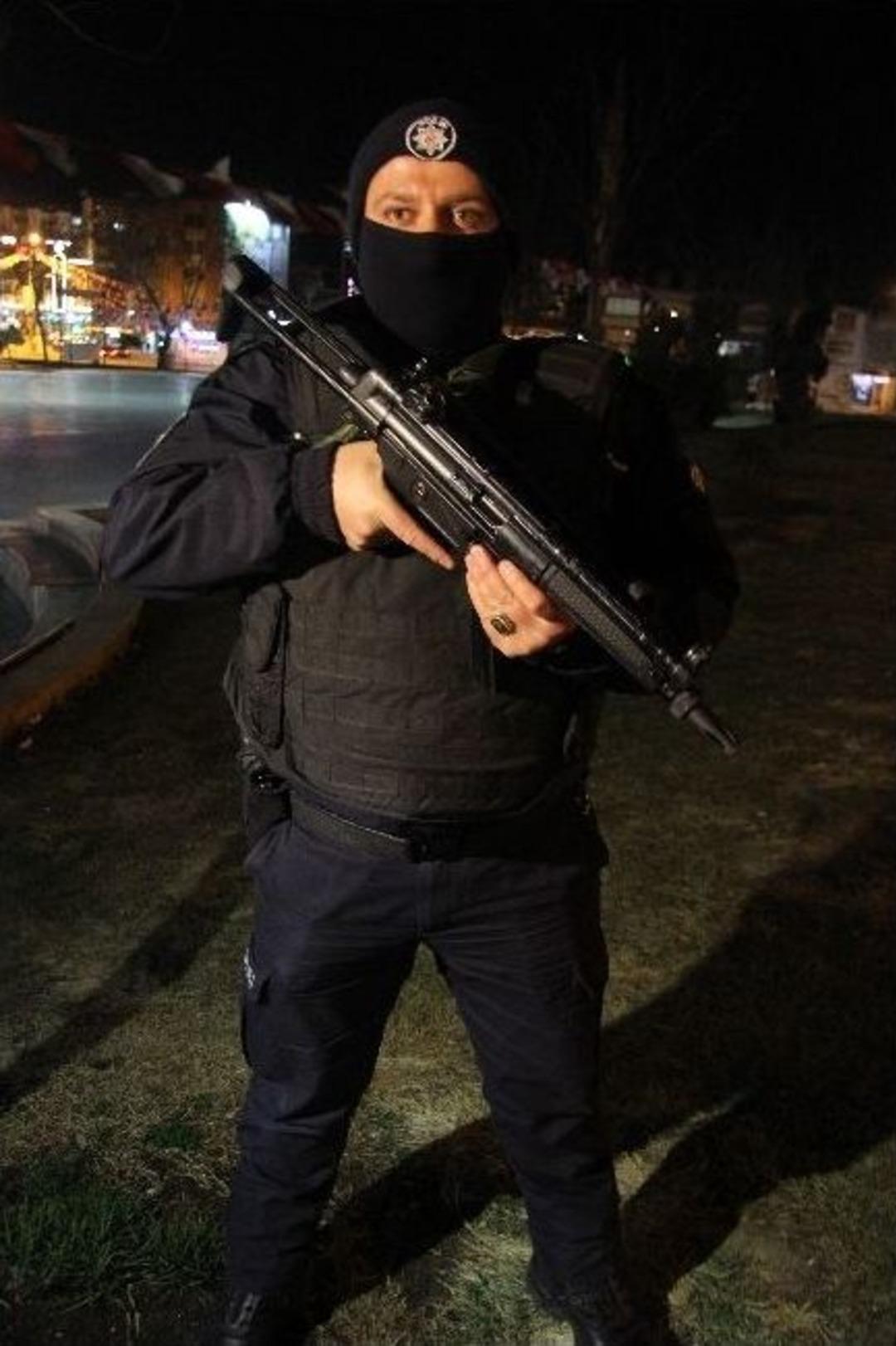 Kahramanmaraş&rsquo;ta Asayiş Uygulamasında 4049 Şahıs Sorgulandı