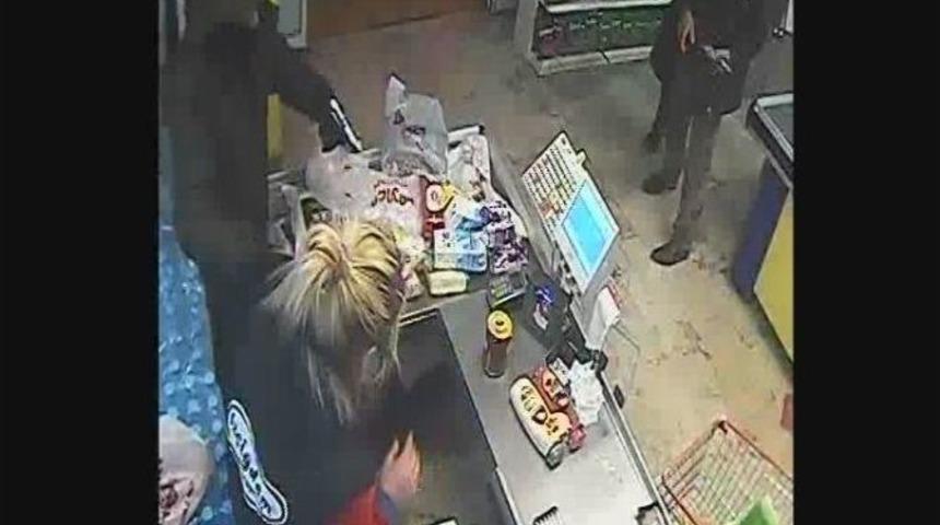 Silahlı Gasp&ccedil;ı Kıyafetlerinden Yakalandı