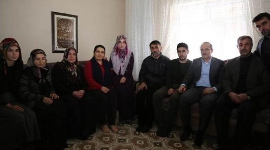 Vali Yavuz&rsquo;dan Şehit Ailelerine Ziyaret