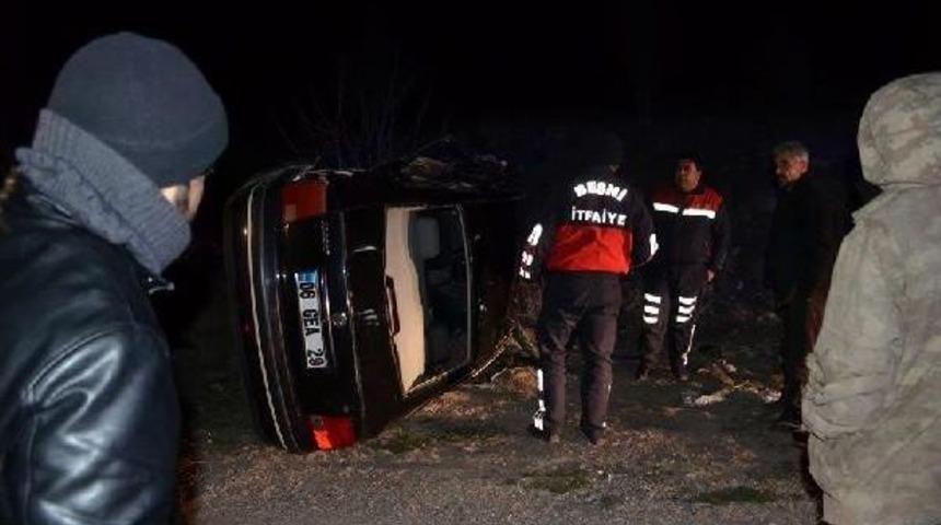Besni'de Otomobil Devrildi: 4 Yaralı