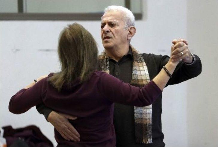 60 Yaş Üstü Dansta Rakip Tanımıyorlar G4