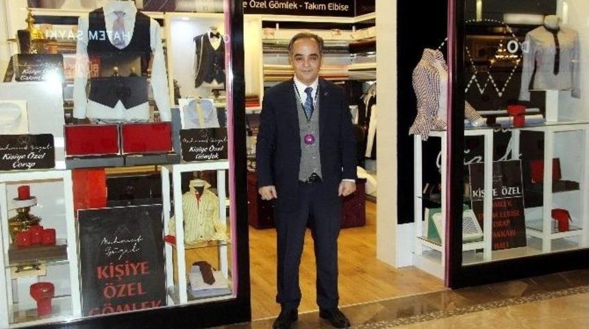 20 Metrekarelik D&uuml;kkanında Tasarladığı Kıyafetleri D&uuml;nyaya Pazarlıyor