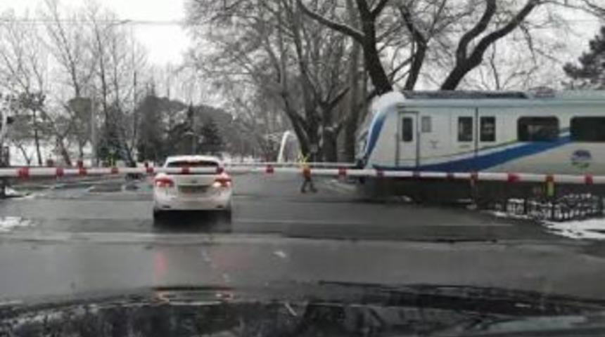 Hemzemin Ge&ccedil;itte Kaldı