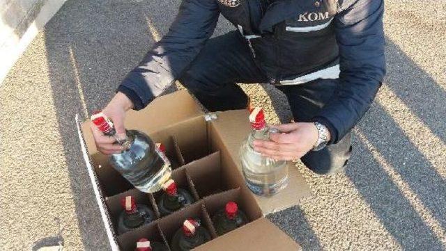 Bir Kamyon Dolusu Sahte Rakı Ele Geçirildi