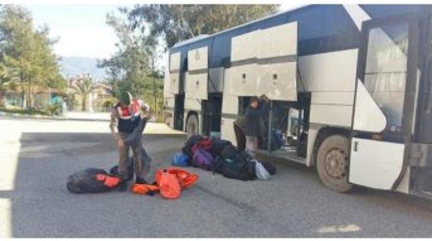 Demre&rsquo;de 19 Ka&ccedil;ak G&ouml;&ccedil;men İle 4 Organizat&ouml;r Yakalandı