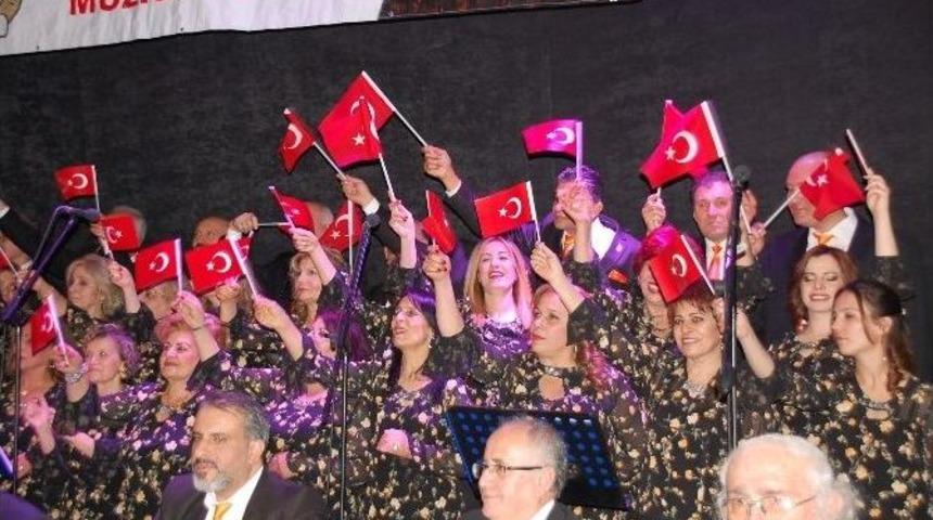 &Ccedil;gc T&uuml;rk Halk M&uuml;ziği Korosu&rsquo;ndan T&uuml;rk&uuml; Ş&ouml;leni