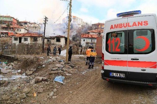 Ankara’da Metruk Binada Yangın
