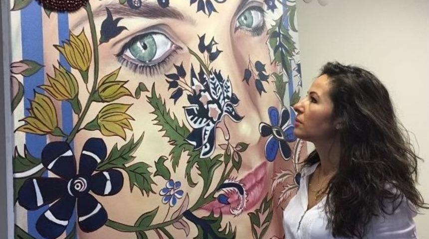 Darbe Girişimine Karşı Koyan Kadınlar Tuvale Yansıdı