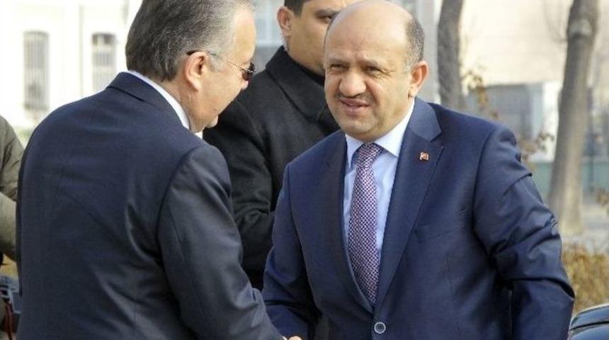 Milli Savunma Bakanı Işık&rsquo;tan Almanya&rsquo;ya Net Tavır