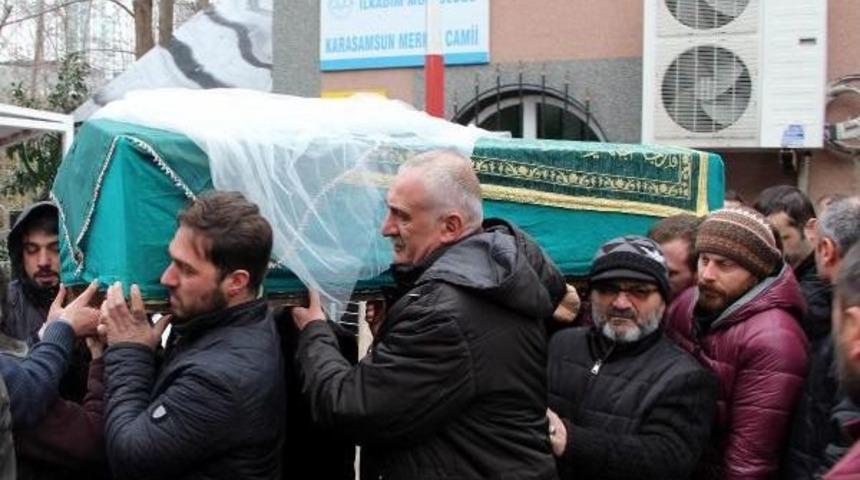 Eski Nişanlısının &Ouml;ld&uuml;rd&uuml;ğ&uuml; Kızın Tabutuna Duvağı Konuldu