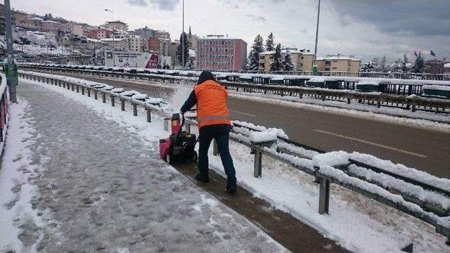 Kar Yağışı Hayatı Olumsuz Etkiliyor