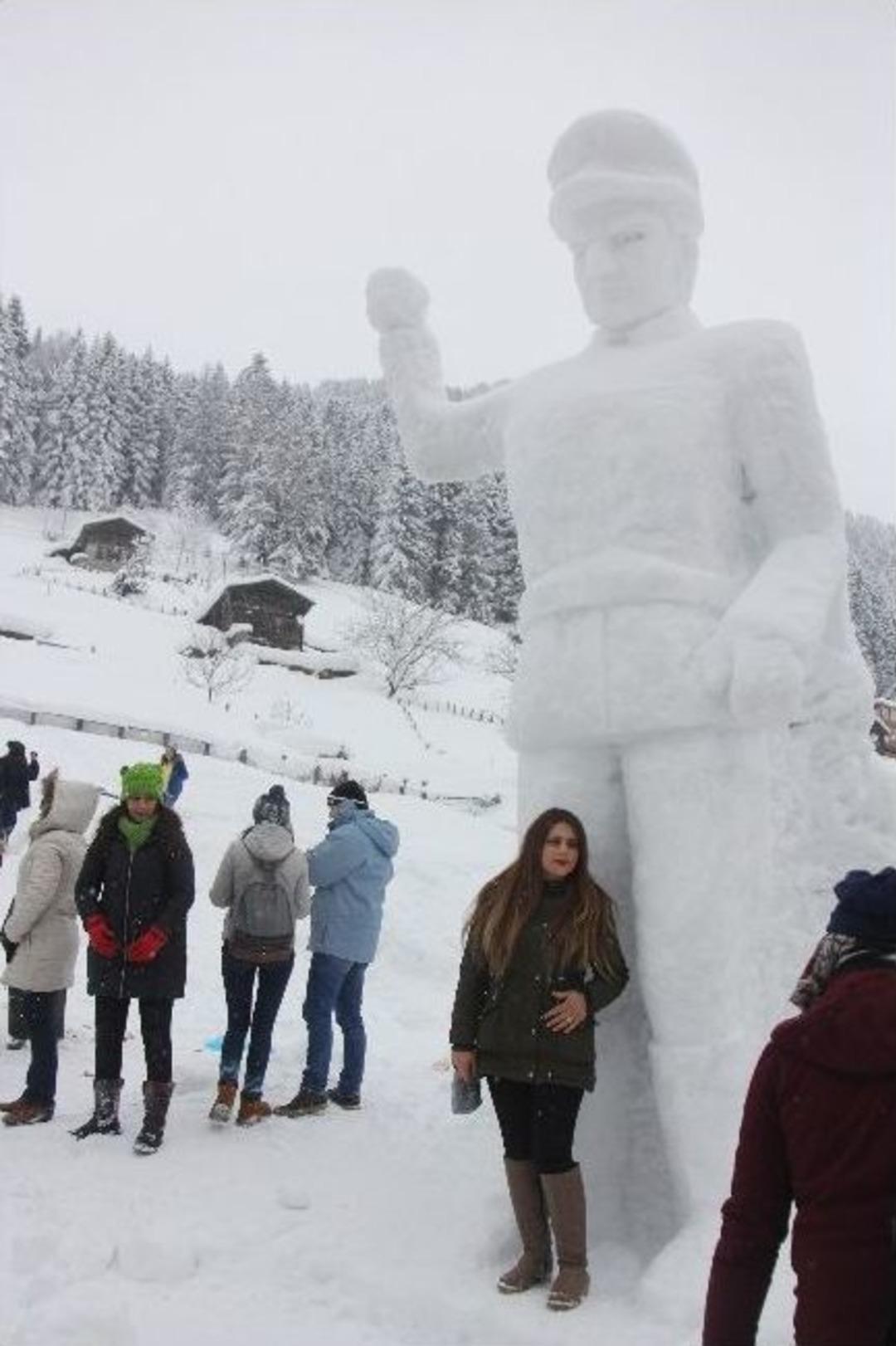 10. Kardan Adam Şenlikleri Renkli G&ouml;r&uuml;nt&uuml;lere Sahne Oldu