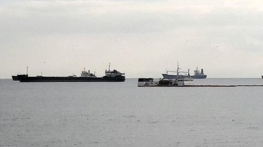 Zeytinburnu A&ccedil;ıklarında Batan Geminin &Ccedil;evresindeki &Ccedil;alışmalar S&uuml;r&uuml;yor