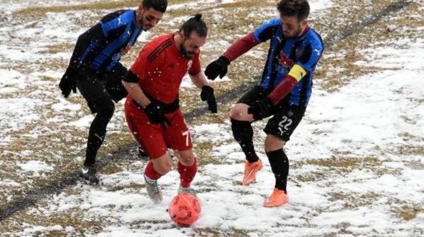 Van B&uuml;y&uuml;kşehir Belediyespor-Karacabey Birlikspor: 2-0