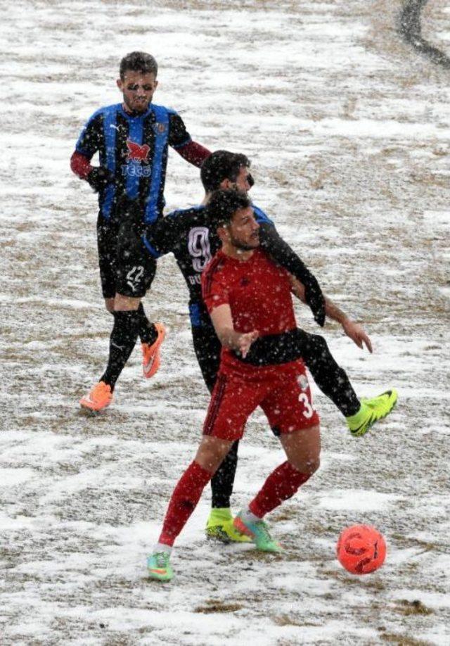 Van Büyükşehir Belediyespor-Karacabey Birlikspor: 2-0