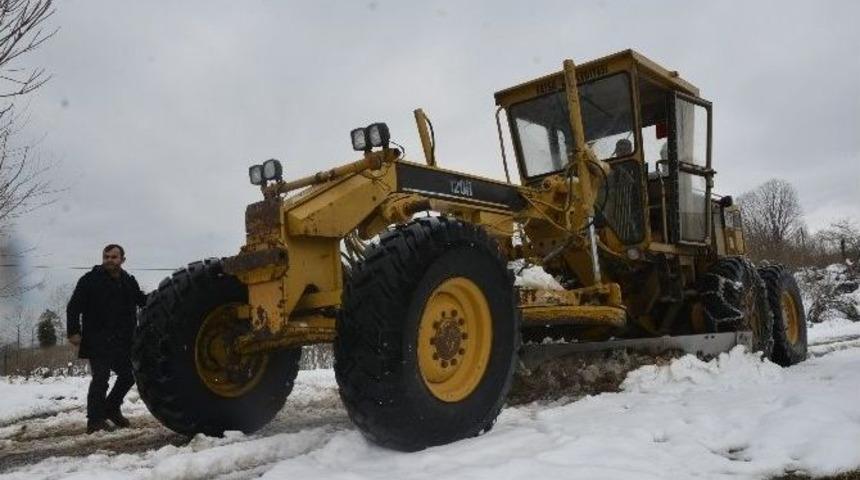 Başkan Anlayan: "karla M&uuml;cadele &Ccedil;alışmaları Yoğun Şekilde Devam Ediyor"