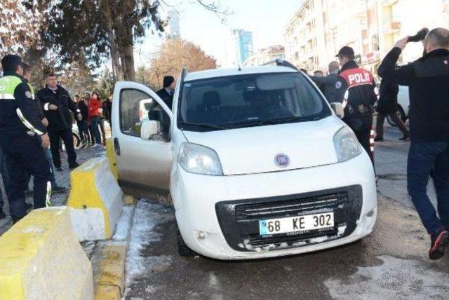 'dur' Ihtarına Uymayan 2 Afgan, Polisi Alarma Geçirdi