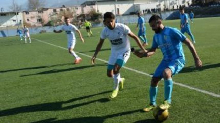 Yunusemre Belediyespor Seriyi S&uuml;rd&uuml;rd&uuml;
