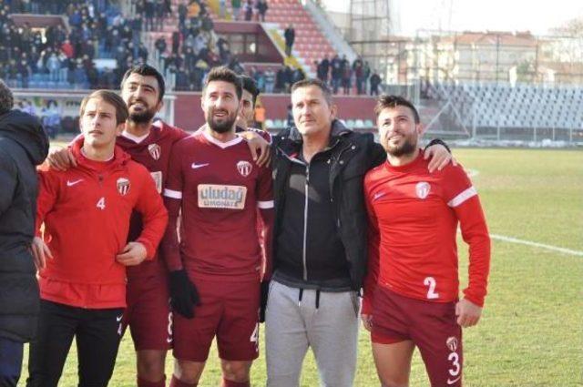 İnegölspor-Tuzlaspor  Soyunma Odaları