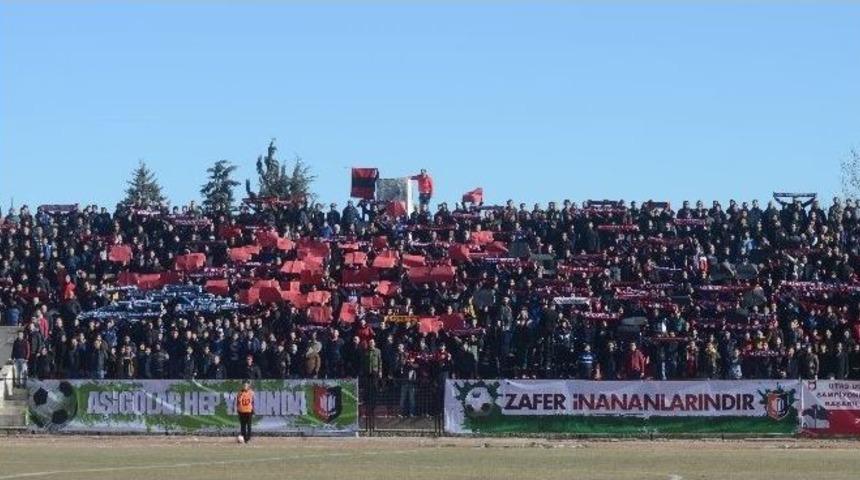 Utaş Uşakspor, S&ouml;kespor Engelini Ge&ccedil;ti