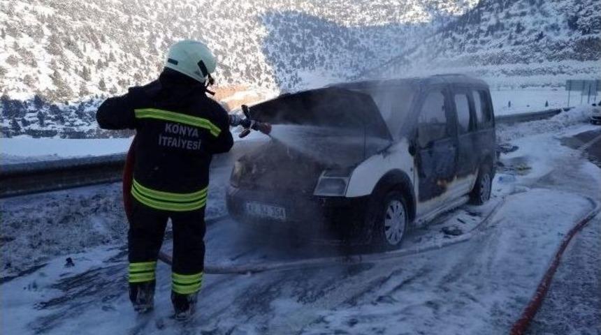 Konya&rsquo;da Hareket Halindeki Ara&ccedil; Yandı
